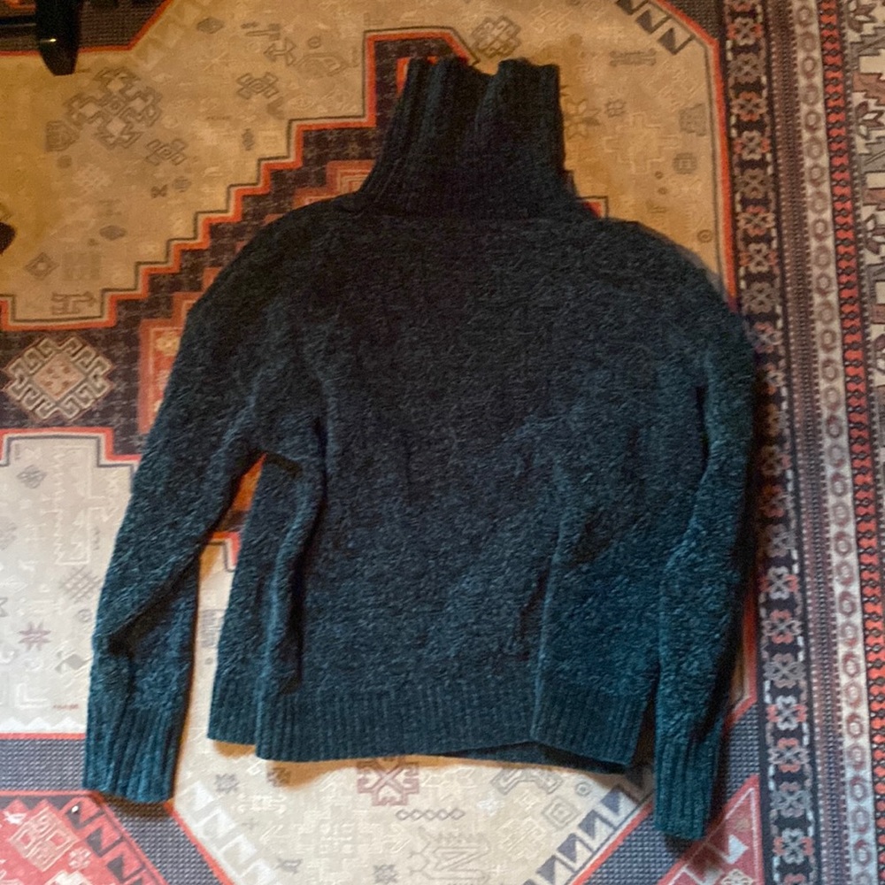Women’s turtle neck sweater